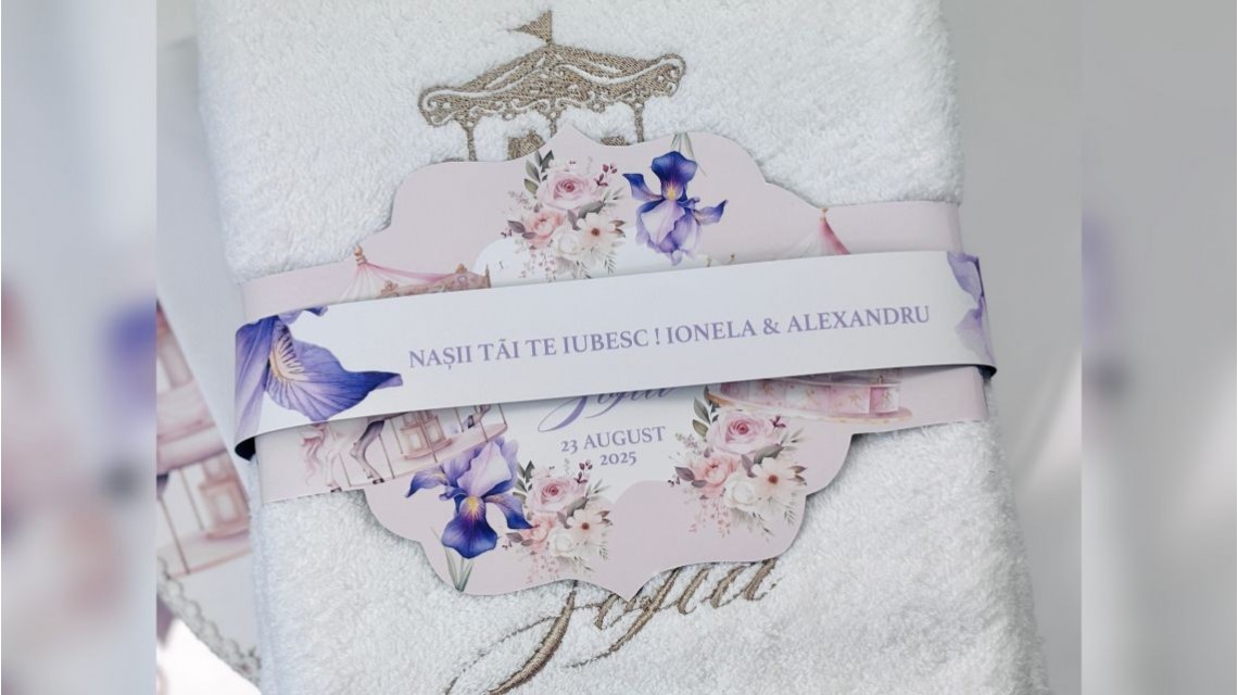 Trusou botez cu carusel și flori de iris în lila și roz prăfuit – „Caruselul Magic” 29